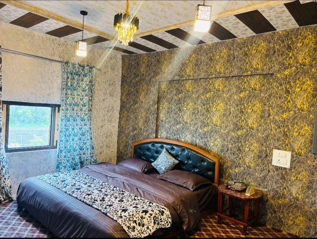 Spacious Family Suite at Lake House Palace Srinagar